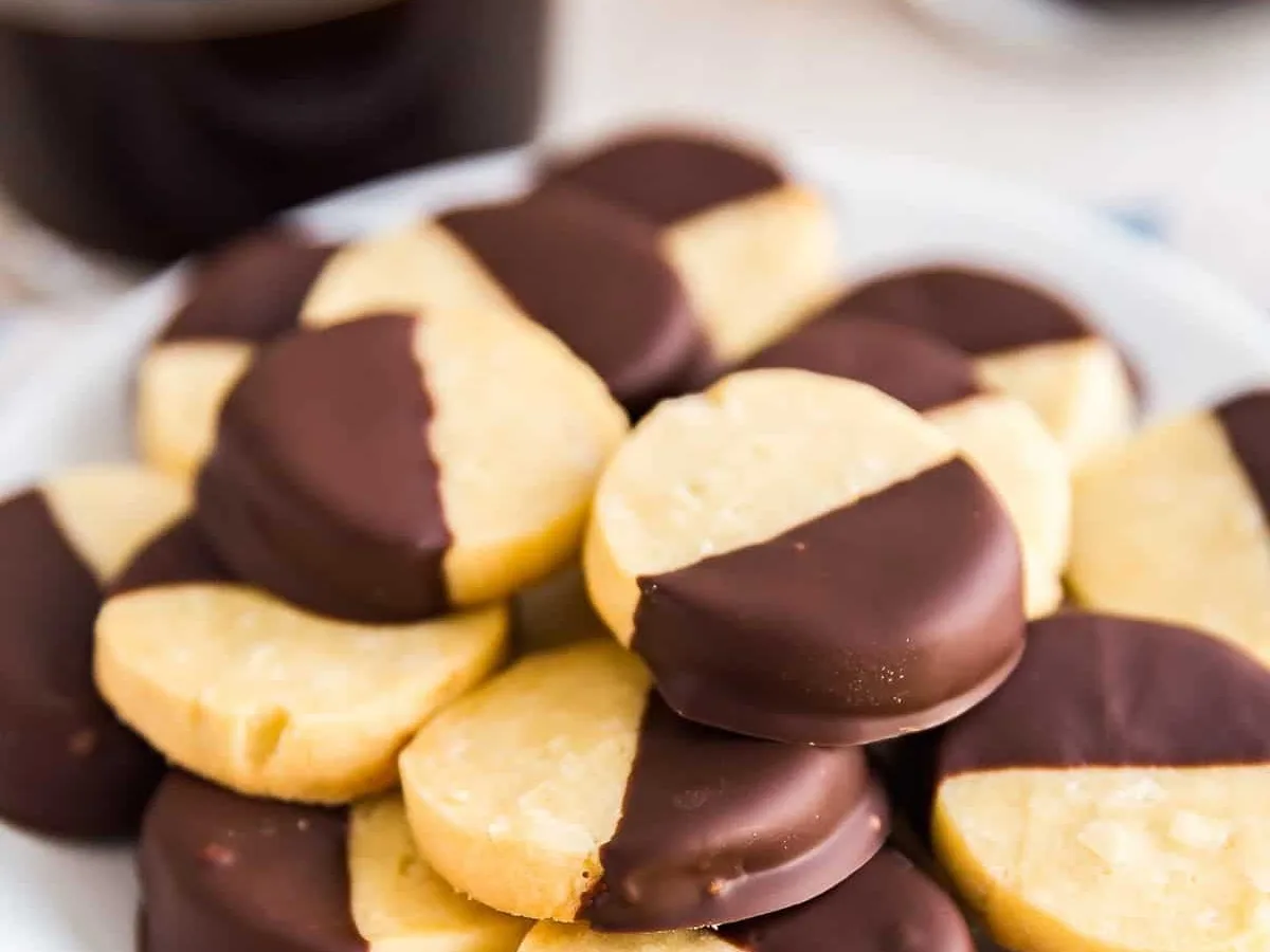 Almond Shortbread Cookies