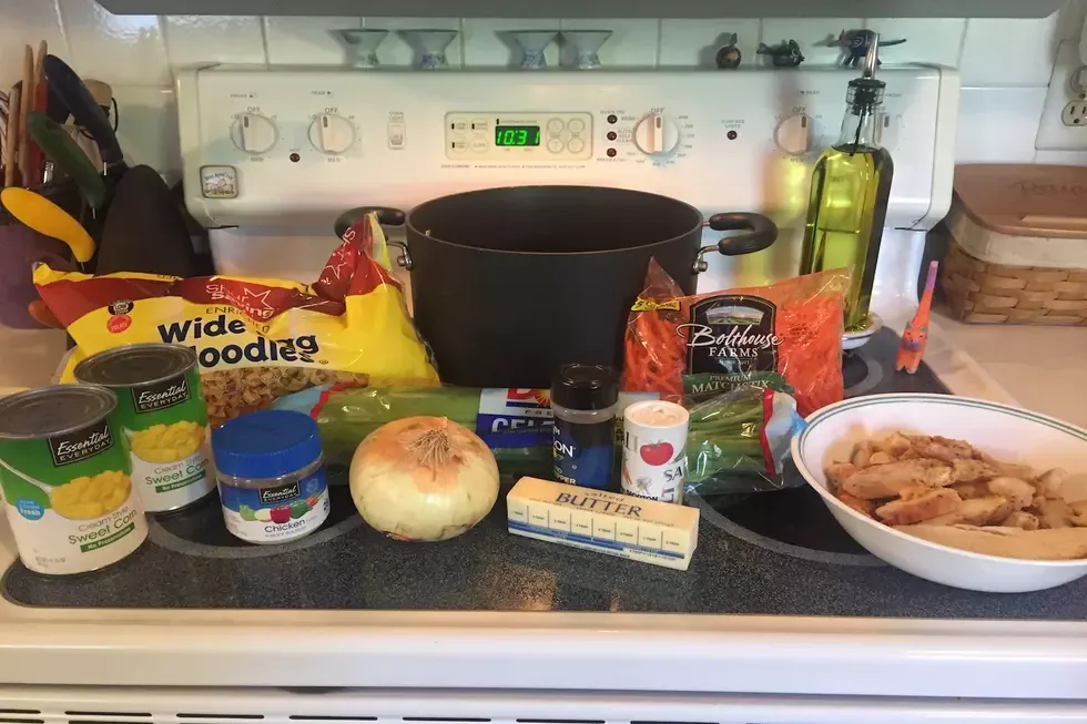 Amish−Style Chicken And Corn Soup