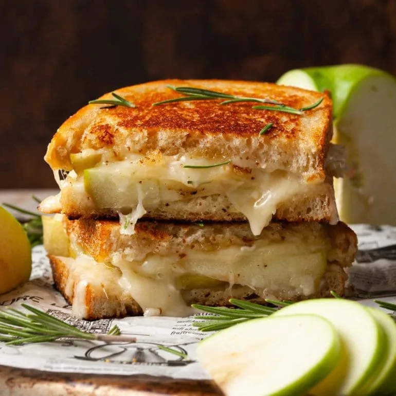 Apple and Brie Fondue