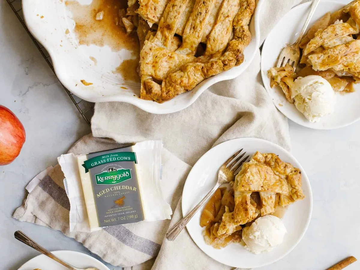 Apple Pie With Cheddar Cheese Crust