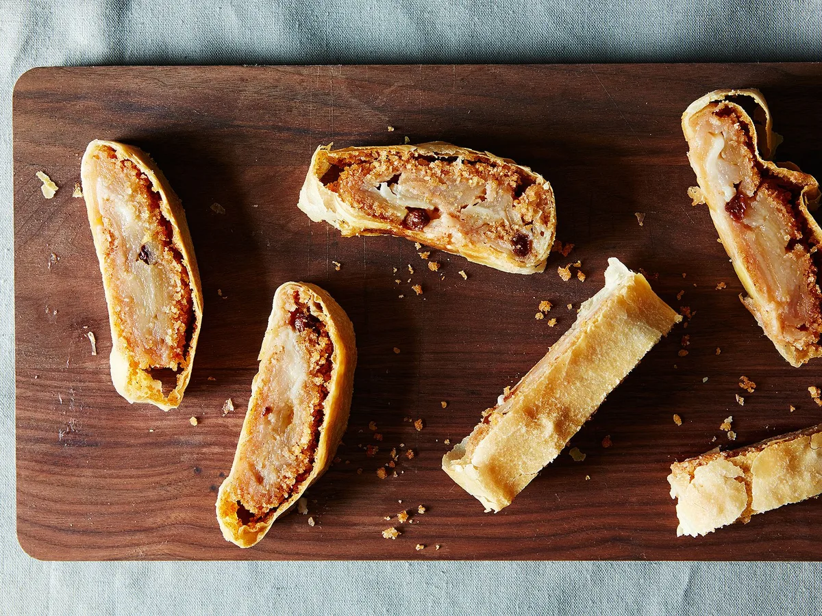 Apple Strudel (Apfelstrudel)