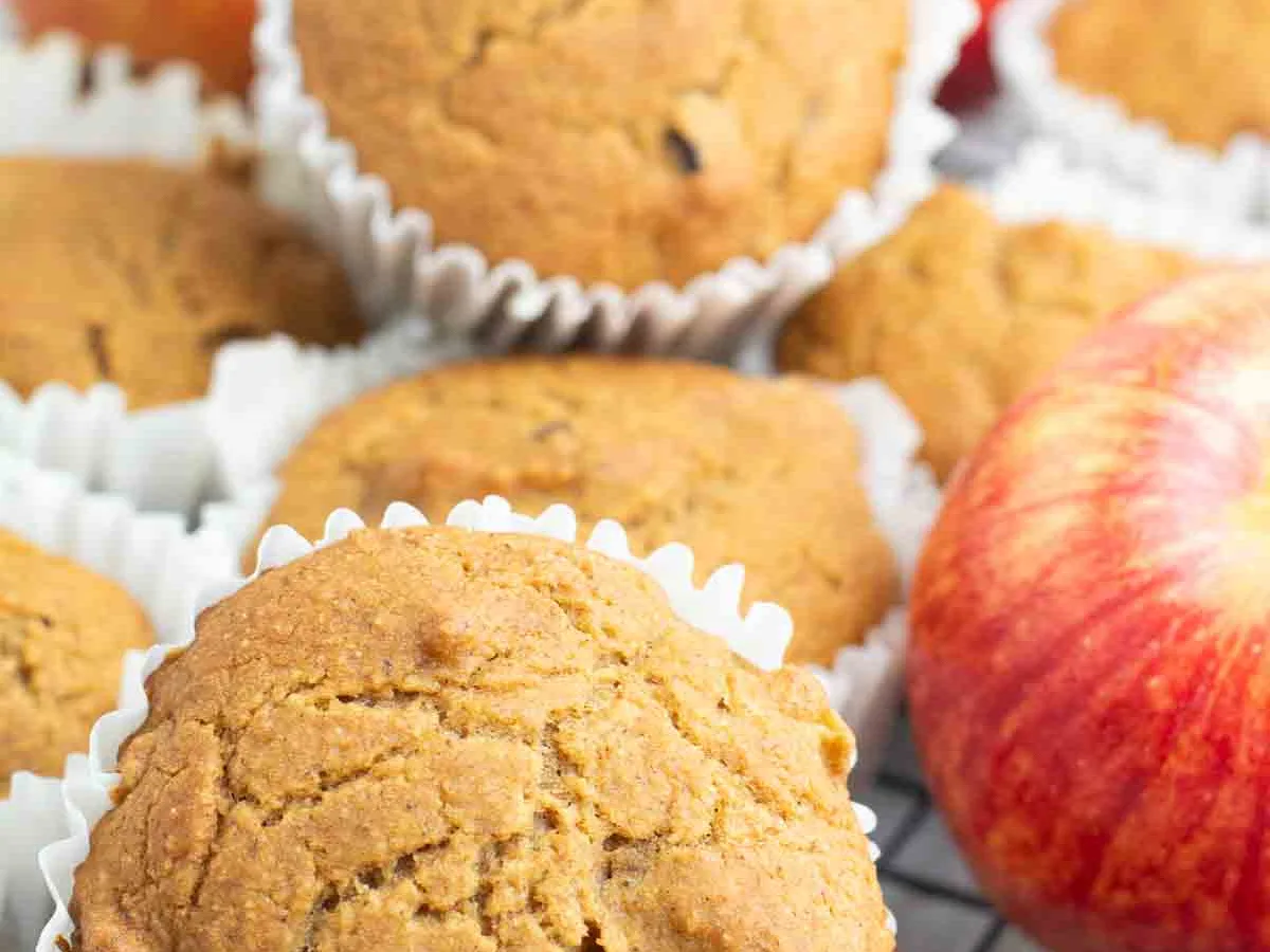 Applesauce Muffins