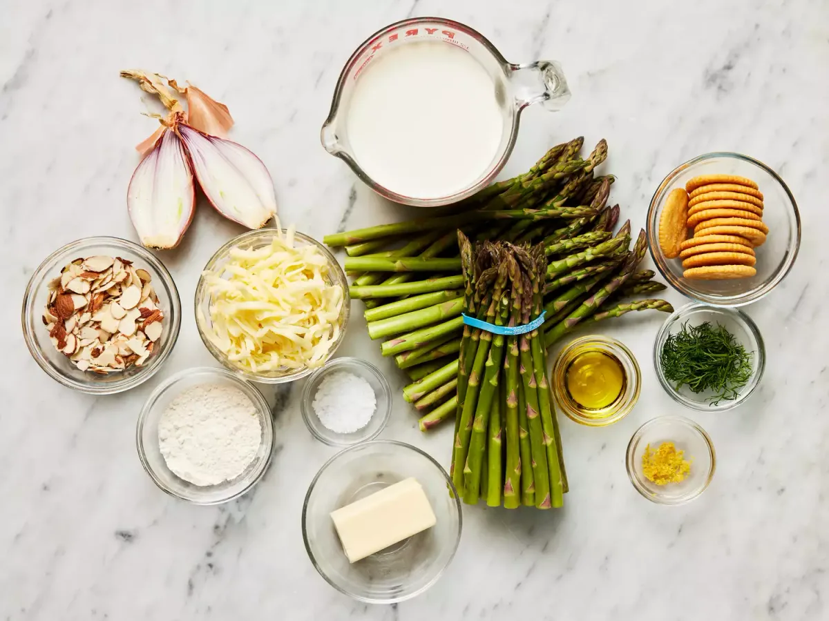 Asparagus−Almond Casserole