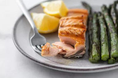 Asparagus with Salmon Sauce