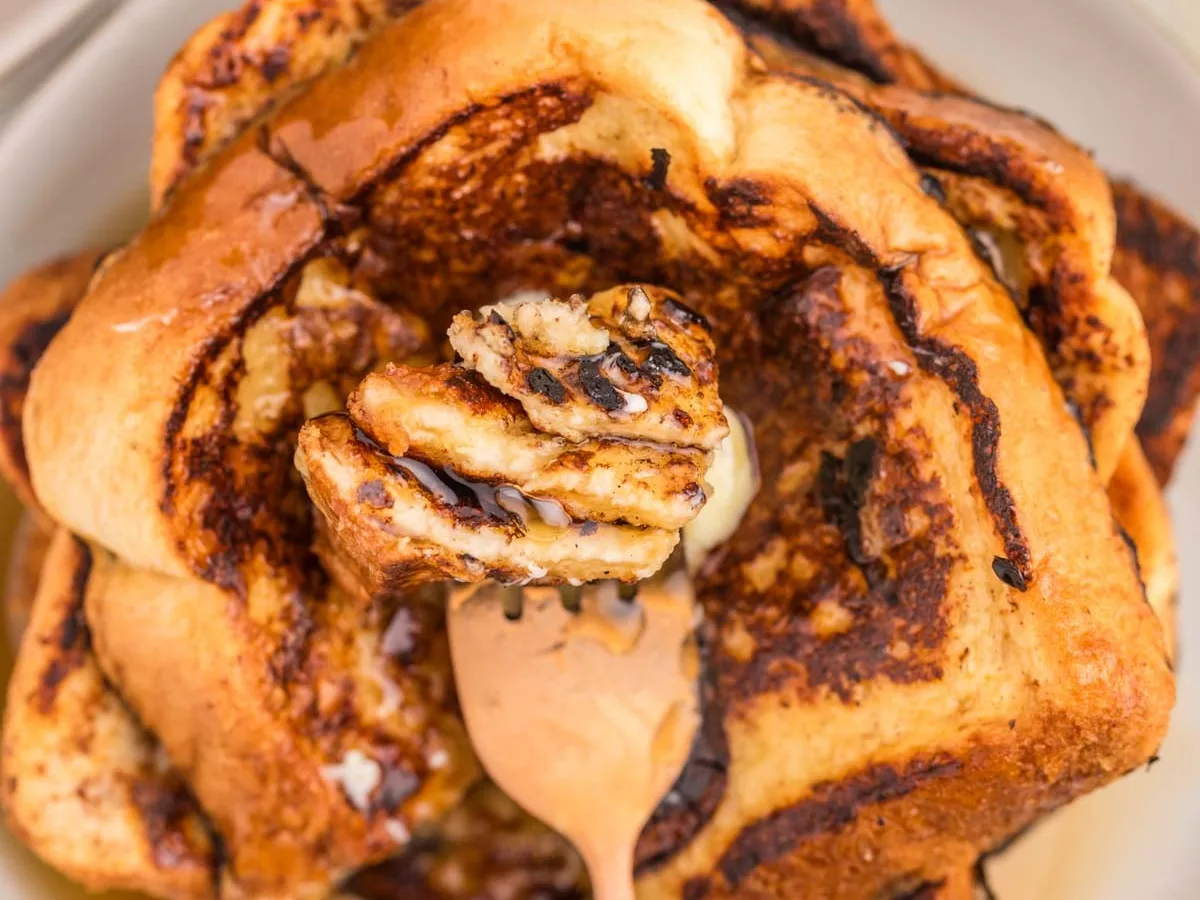 CINNAMON FRENCH TOAST Pierre DeFeet SKILLET & Griddle