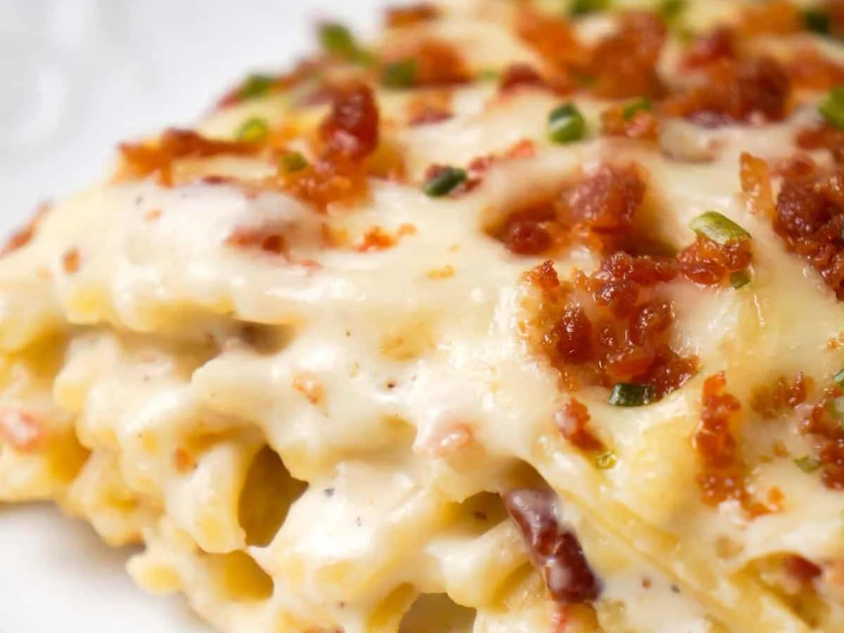 Fettuccine with Cream, Basil and Cheese