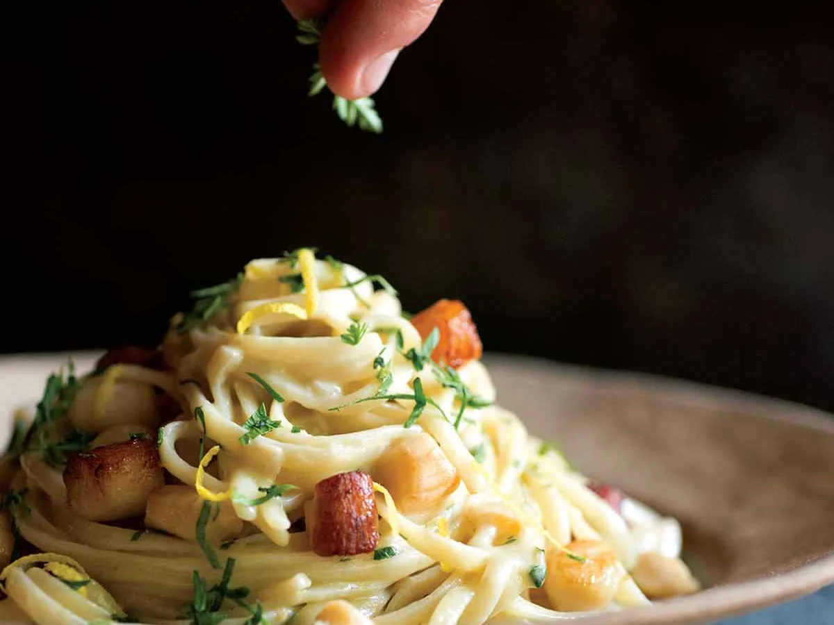 Fettuccine with Scallops in