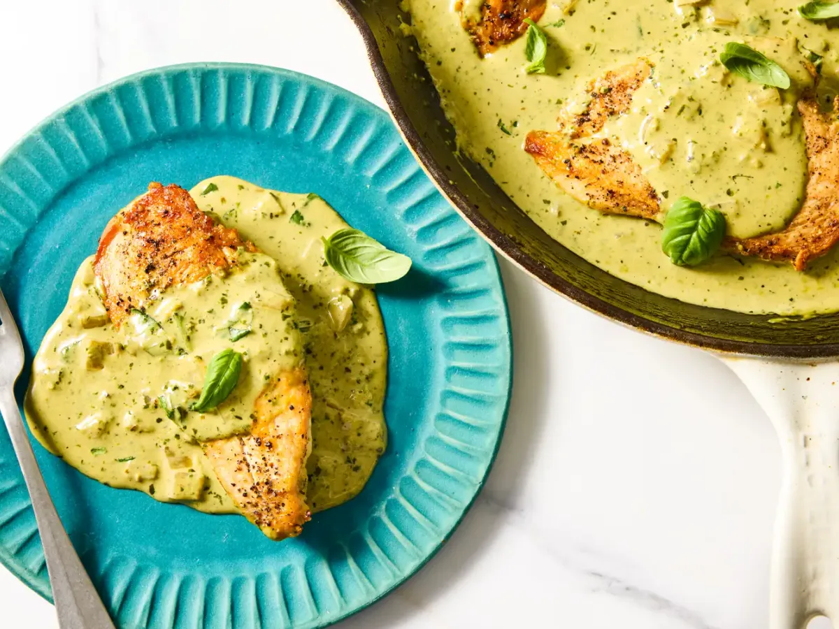 Garlic Chicken with Creamy Pesto Sauce