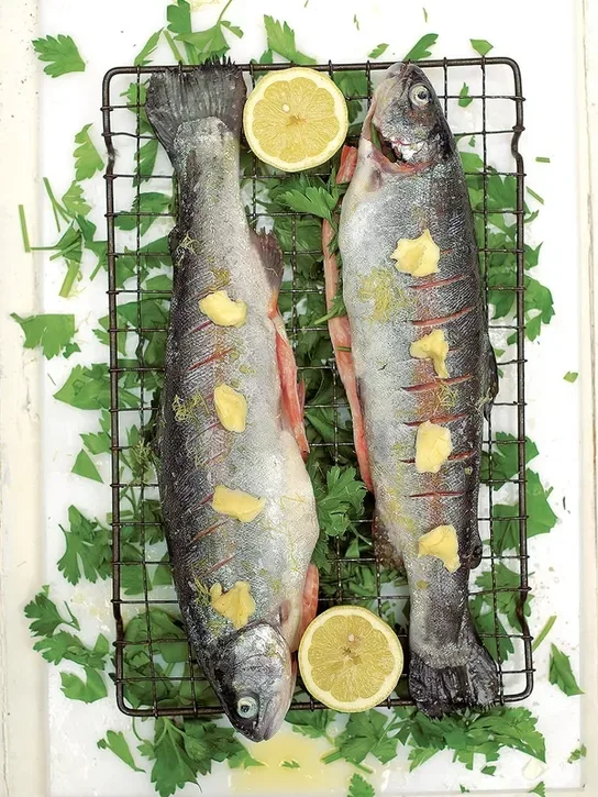 Grilled fillets of dace or trout with tarragon