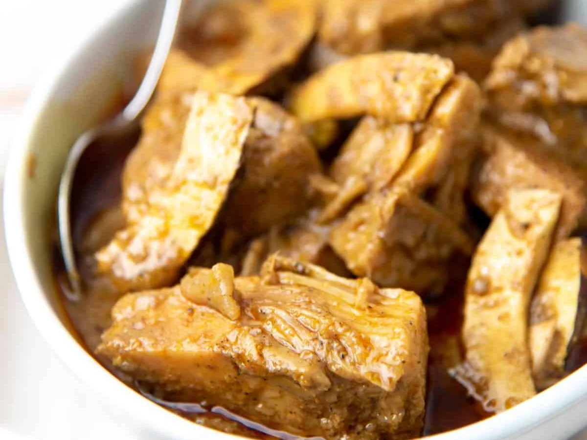 Kiri-Kos (White Jack-fruit curry)