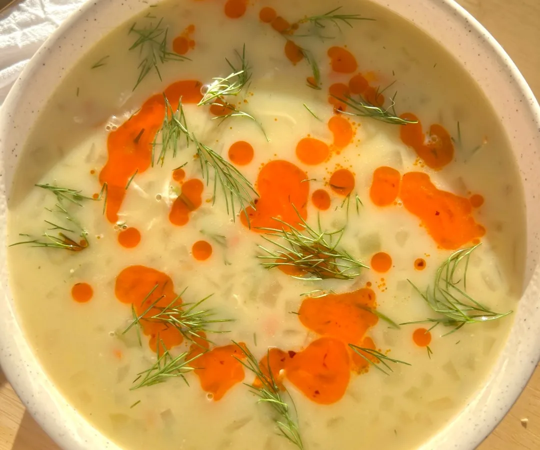 Kotosoupa Avgholemono (Egg-Lemon Chicken Soup)