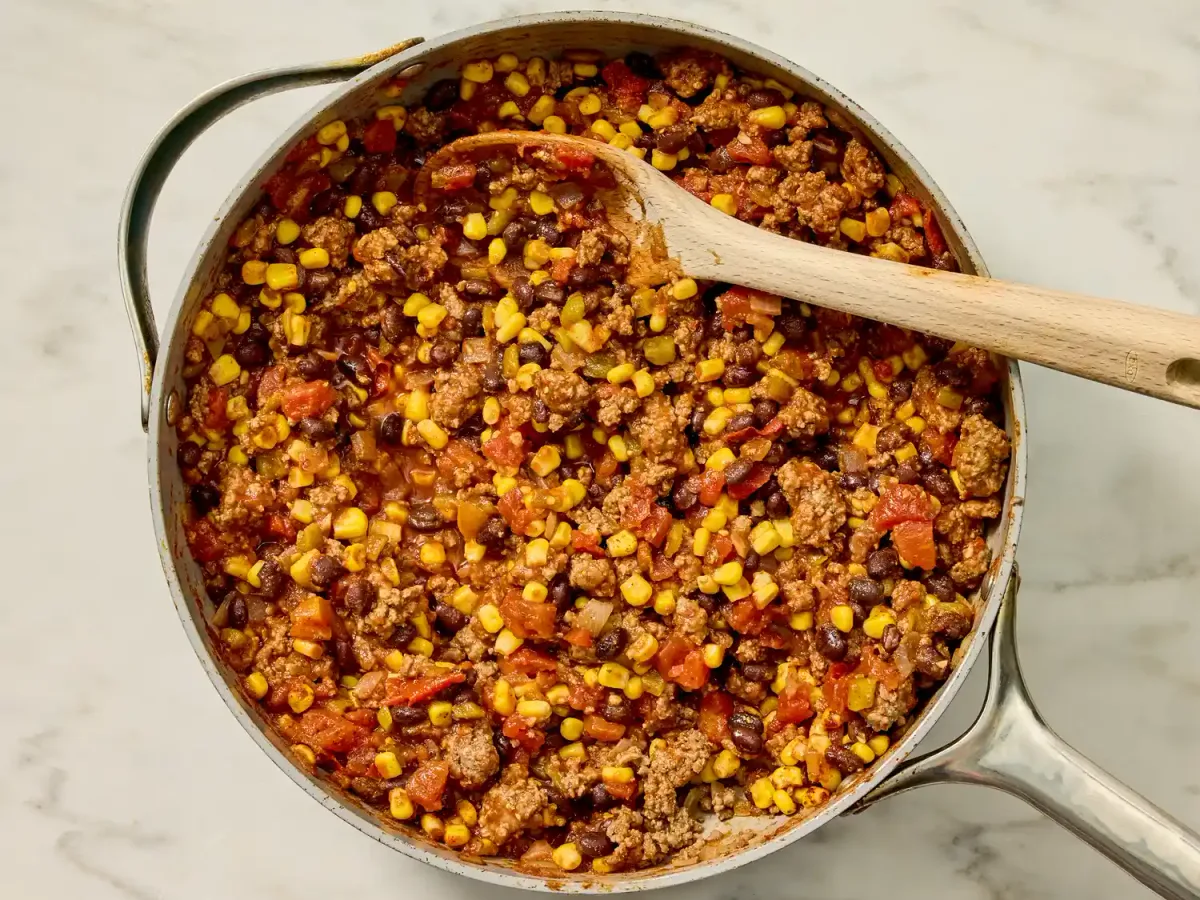 Mexican−Style Beef Casserole