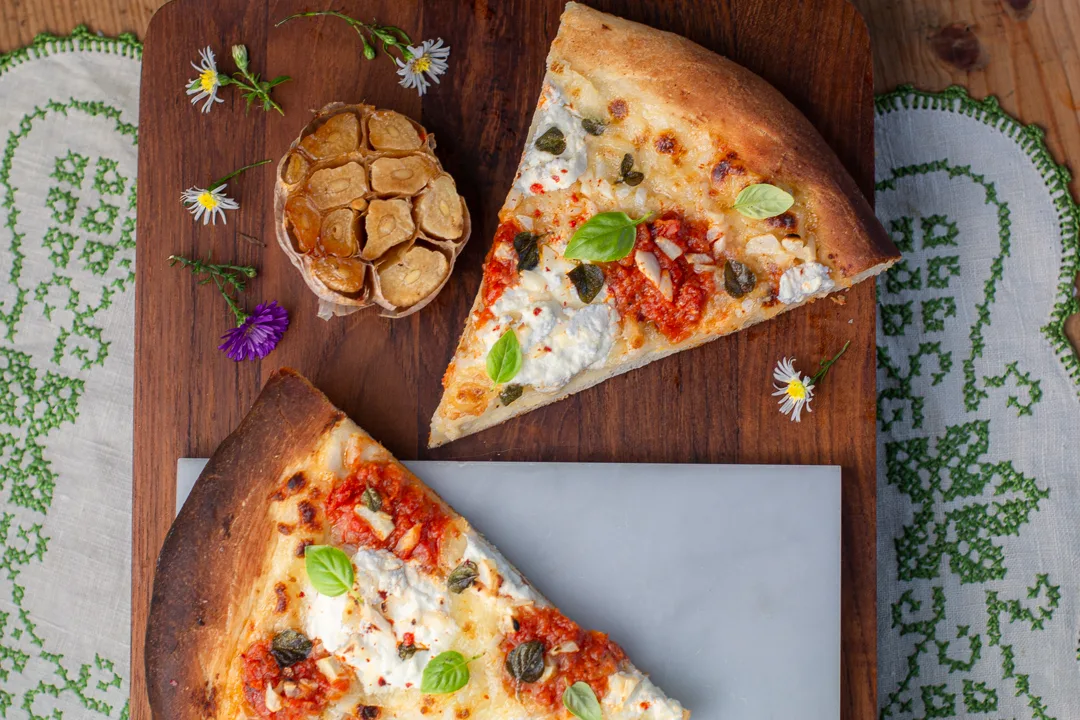 Roasted Garlic and Peppers Pizza