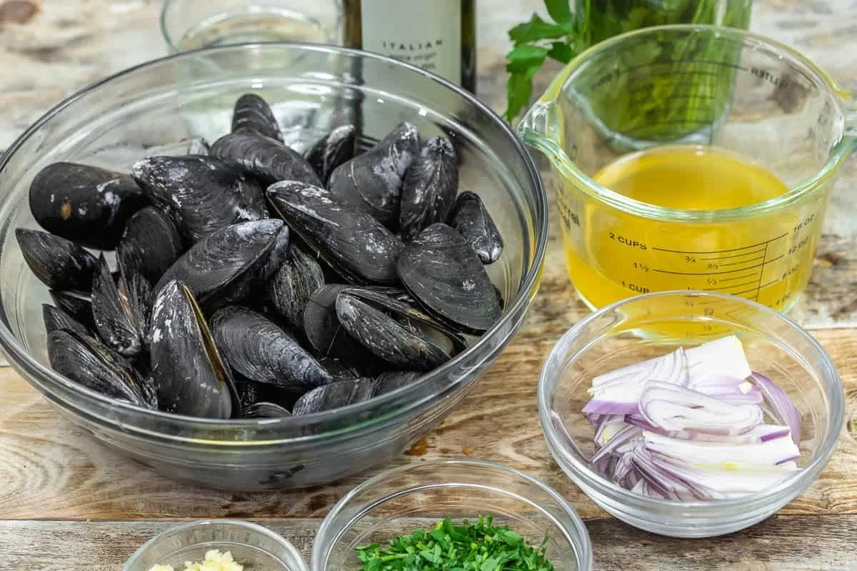 Steamed Mussels with Pommes Frites